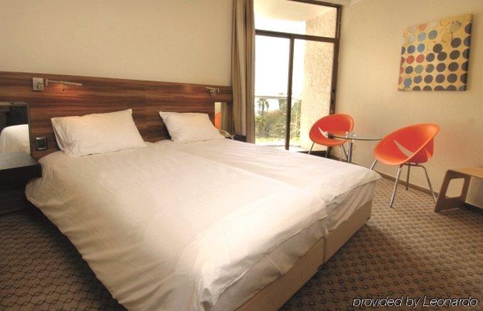 Leonardo Inn Hotel Dead Sea Ein Bokek Quarto foto
